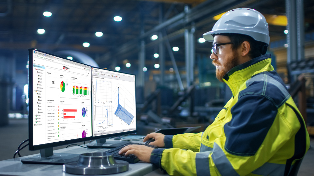 Analyst using predictive maintenance software